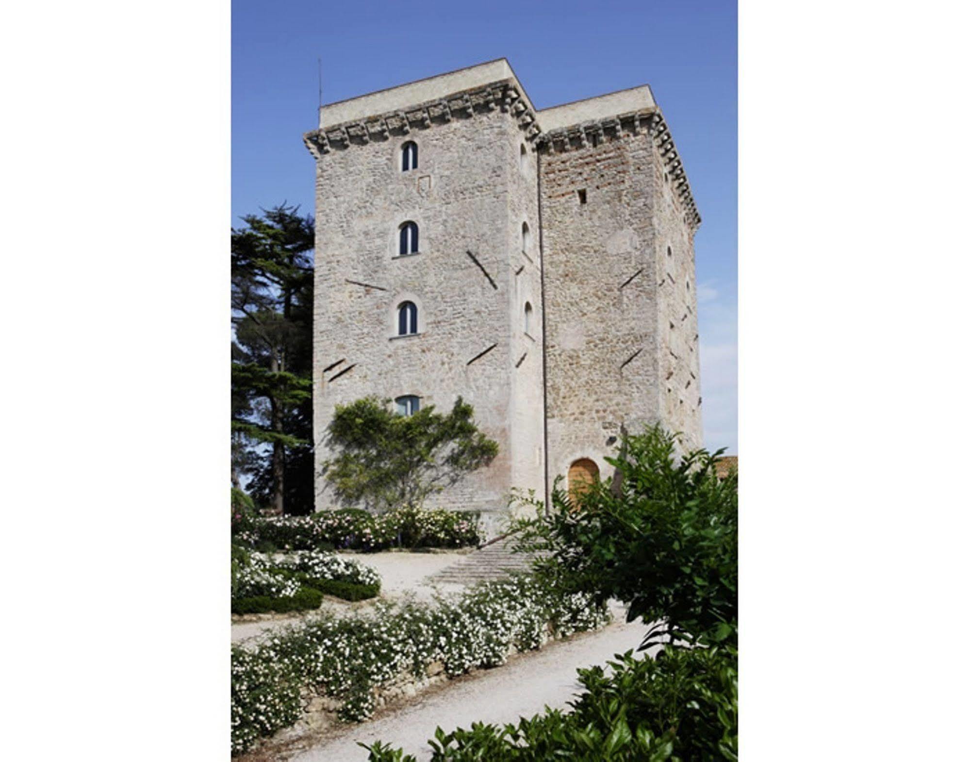 Aparthotel Torre Almonte Todi Exterior foto